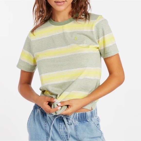 NWT Volcom Hyphen in Strypes Short Sleeve Striped Tee - Picture 1 of 7